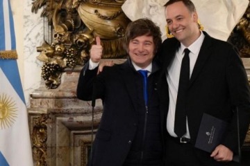 La imagen de Milei volvi&oacute; a desplomarse por el esc&aacute;nadalo de corrupci&oacute;n de Manuel Adorni