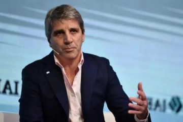 Luis Caputo se ataj&oacute; y adelant&oacute; que en marzo la inflaci&oacute;n se mostrar&aacute; al alza y el nivel de actividad "m&aacute;s bajo"