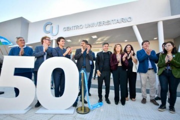 Kicillof encabez&oacute; la inauguraci&oacute;n en Carlos Tejedor del centro universitario N&ordm;50 del Programa Puentes
