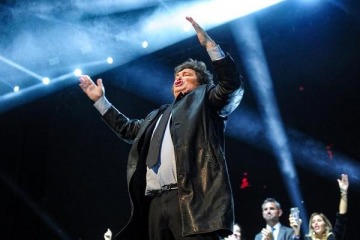 Esc&aacute;ndalo de coimas en ANDIS: el revelador audio de c&oacute;mo se financi&oacute; el acto de Javier Milei en el Movistar Arena