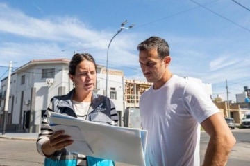 Juli&aacute;n &Aacute;lvarez supervis&oacute; las tareas de repotenciaci&oacute;n de luminarias en Lan&uacute;s Este 