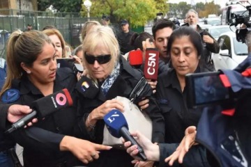 Declararon las jubiladas por el Caso Adorni: dijeron que no lo conoc&iacute;an y que sus hijos participaron en la venta del departamento