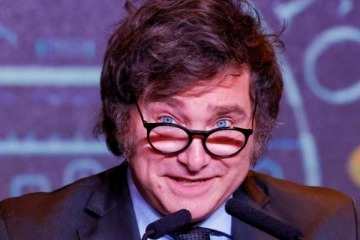 La imagen de Milei se sigue desplomando: decay&oacute; 13 puntos desde enero y tres opositores lo superaron