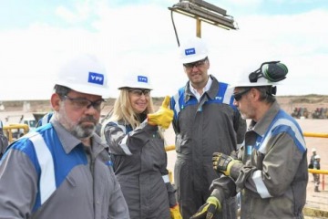 Foto de En un nuevo gesto de respaldo, Karina Milei se mostr� con Manuel Adorni en Vaca Muerta