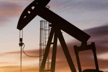 El petr&oacute;leo se desploma tras la apertura de Ormuz y expone la fragilidad del modelo de Milei 