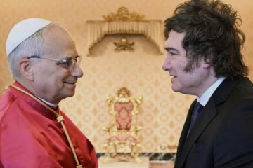 A un a&ntilde;o de la muerte de Francisco, como fue la relacion de Milei con su sucesor