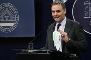 Foto de Caso Adorni: el hijo de una de las jubiladas declar� que el jefe de Gabinete le debe otros USD 65.000 por refacciones