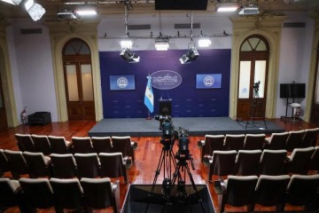 Menos el PRO y LLA, diputados opositores piden reabrir la Casa Rosada a periodistas