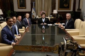 De qu&eacute; hablaron Milei y Peter Thiel: mientras "el dinero no alcanza", el Presidente se reune con un magnate multimillonario