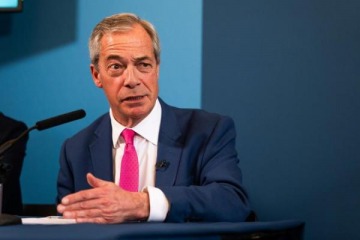 Foto de Milei se reunir� con un l�der de la ultraderecha brit�nica que confirm� su postura contra la soberan�a argentina en Malvinas