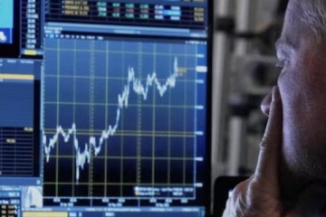 Suben el Riesgo Pais y la deuda mientras despegan acciones por privatizaciones