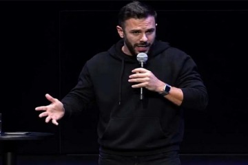 Foto de Estudiantes de secundaria abuchearon al creador de Cocos y a otro CEO en un evento de negocios