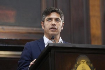 Kicillof critic&oacute; el respaldo del Gobierno Nacional a Manuel Adorni: "Est&aacute;n montando un show"