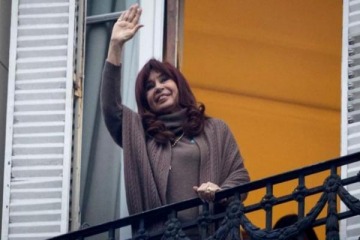 La Justicia orden&oacute; la restituci&oacute;n de la pensi&oacute;n por viudez a Cristina Kirchner y el Gobierno acudir&aacute; a la Corte