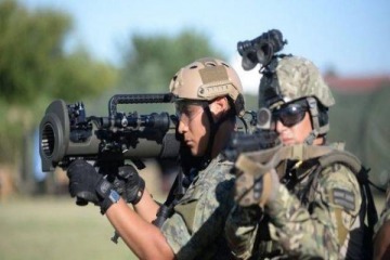 Mientras recorta en discapacidad y universidades, el Gobierno financia el reequipamiento militar
