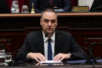En medio de las denuncias, Adorni neg&oacute; restricciones a la prensa: "Con ning&uacute;n otro Gobierno han tenido tanta libertad"