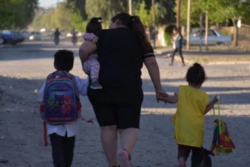 Las familias de clase media golpeadas por la crisis: se tienen que arreglar con menos de $30.000 por d&iacute;a