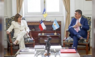 Bullrich se mostr&oacute; en Chile y agita su armado porte&ntilde;o con discurso de ajuste y �orden�