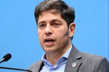 "Guerra contra el bolsillo de los argentinos": Kicillof acus&oacute; a Milei por el aumento del combustible