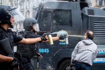 Rev&eacute;s para el Gobierno: la Justicia orden&oacute; investigar la represi&oacute;n a jubilados por parte de las fuerzas de Seguridad