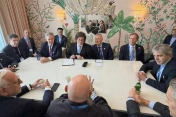Milei se reuni&oacute; con empresarios en EEUU: promesas de inversi&oacute;n en una cumbre de elites