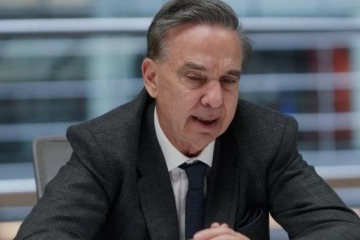 Pichetto se acerca otra vez a Cristina y present&oacute; con el kirchnerismo una ley para frenar el derrumbe pyme
