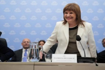 En plena interna libertaria, Bullrich inicia su campa&ntilde;a en la Ciudad con una caminata en Lugano