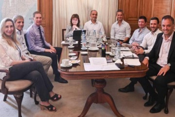 Mesa pol&iacute;tica: en plena tensi&oacute;n por el caso Adorni, el Gobierno se re&uacute;ne para avanzar con la reforma electoral