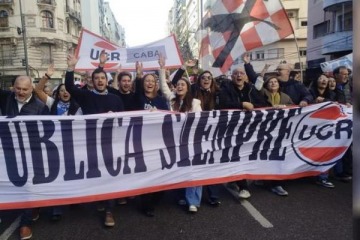 La UCR se sum&oacute; a la marcha universitaria y busc&oacute; despegarse del ajuste de Milei