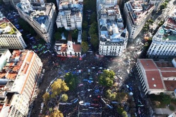 "203 d&iacute;as sin aplicar la Ley": qu&eacute; dice el documento le&iacute;do en Plaza de Mayo durante la cuarta Marcha Federal Universitaria
