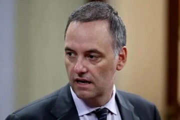 Adorni est&aacute; cada vez m&aacute;s complicado: se sumaron nuevas pruebas del contratista y otras dos billeteras cripto