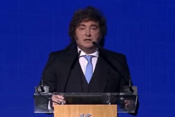 Con la met&aacute;fora de un "marciano", Milei disert&oacute; en el MALBA y defendi&oacute; el rumbo econ&oacute;mico 