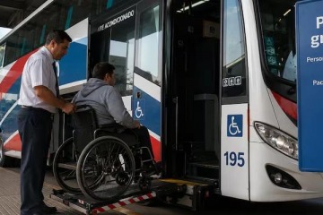 Crece el conflicto por los pasajes gratuitos a personas con discapacidad: el reclamo de las empresas y la deuda del Gobierno