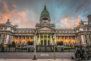 En su alineamiento con EEUU, el oficialismo lleva al Congreso una agenda sobre explotaci&oacute;n de "tierras raras"