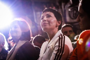 Mayra Mendoza apunt&oacute; contra la sumisi&oacute;n de Milei al FMI y llam&oacute; a "construir una alternativa sin el condicionamiento"