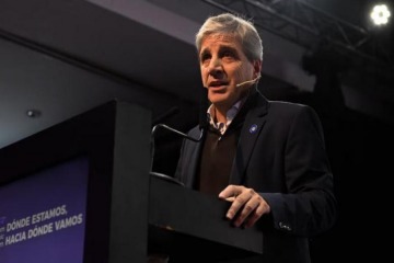 Pese a todos los pron&oacute;sticos, Caputo asegur&oacute; que Milei "ganar&aacute; c&oacute;modamente" la reelecci&oacute;n 