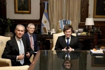 Milei recibi&oacute; al millonario gem&oacute;logo ingl&eacute;s, Maurice Ostro, con miras al S&uacute;per RIGI
