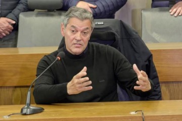 El fiscal del caso del Femicidio de Agostina Vega, Ra&uacute;l Garz&oacute;n, se justific&oacute; y dijo que le pidieron "buscar una ni&ntilde;a, no un crimen"