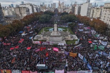 Ni Una Menos colm&oacute; Plaza de Mayo con fuertes cr&iacute;ticas al Gobierno Nacional: "Avanza sobre nuestros derechos"