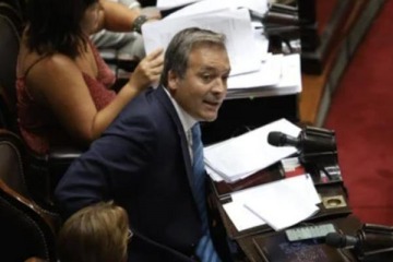 Soria cruz&oacute; a Milei en el Senado y lo acus&oacute; de banalizar los golpes de Estado