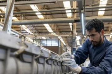 La industria no encuentra piso: cay&oacute; 2,8% en abril y acumula nueve retrocesos en diez meses