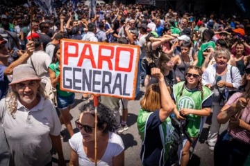 La CGT analiza una medida de fuerza contra la reforma laboral de Javier Milei