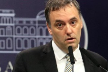 Adorni suma frentes de conflicto: avanza una moci&oacute;n de censura, crece la presi&oacute;n judicial y se multiplican las cr&iacute;ticas