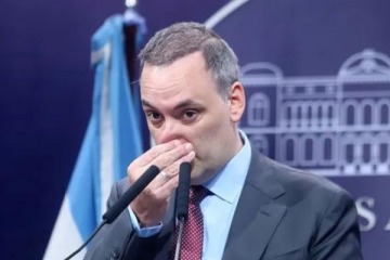 El Adorni Gate es noticia global: medios internacionales destacan el esc&aacute;ndalo que golpea a Milei como un hecho de corrupci&oacute;n