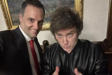 En otra demostraci&oacute;n de respaldo, Milei volver&aacute; a mostrarse con Adorni en el acto por el D&iacute;a de la Bandera en plena causa por enriquecimiento il&iacute;cito