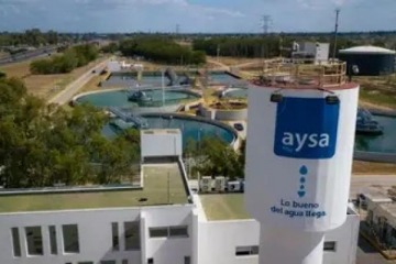 Privatizaci&oacute;n de AySA: la Justicia orden&oacute; suspenderla hasta determinar el pasivo ambiental