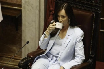 �Tengo m&aacute;s verdades�: Villarruel vuelve a desafiar a Milei con su presencia en el acto del D&iacute;a de la Bandera