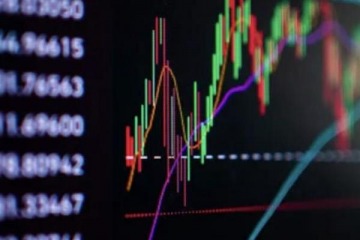 Los mercados festejan, pero el bolsillo sigue esperando: acciones y bonos cierran otra semana desconectados de la econom&iacute;a real