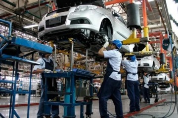 La industria retrocedi&oacute; casi 5% interanual y 0,8% frente a abril