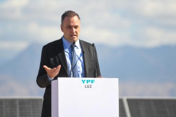 Ni gabinete ni YPF: Adorni dejar&aacute; tambi&eacute;n el directorio de la petrolera